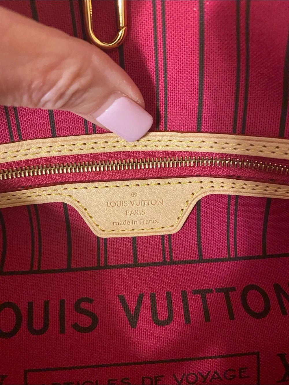 Louis Vuitton stunning authentic